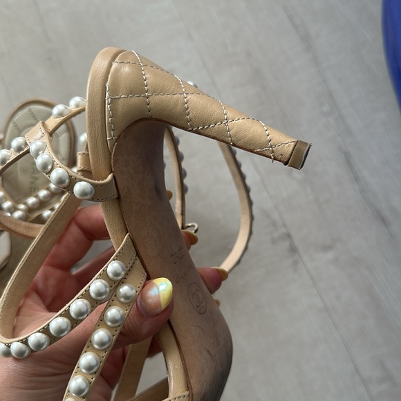 Chanel heels - Picture 5 of 8